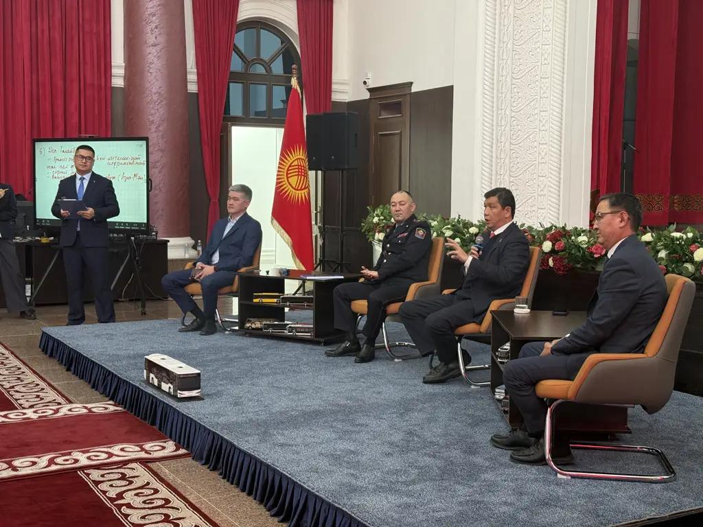 Бишкекте жол эрежесин бузгандарды видео менен каттоо үчүн автобустарга камераларды орнотуу пландалууда