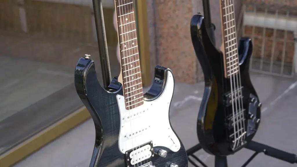 Для вокально-инструментальных ансамблей передали музыкальное оборудование