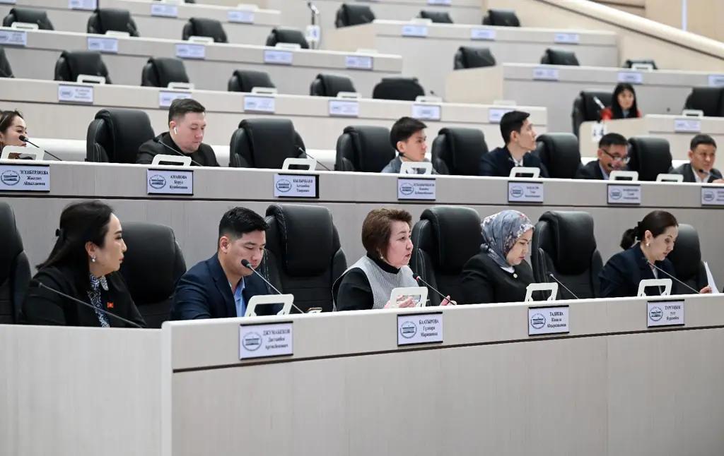 Депутаты подняли вопрос об усилении работы инспекторов труда для защиты прав трудящихся