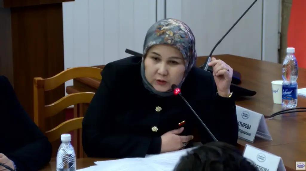 Депутат кош бойлуу аялдардын баарына бир жолку жөлөк пул берүүнү сунуштады