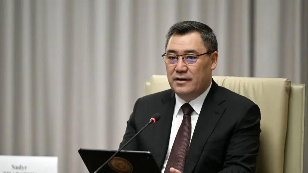 Президент: Кыргызстанда ишкерлер өздөрүн мамлекеттин өнөктөшү катары сезиши керек