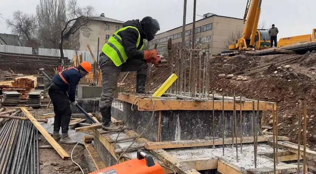 Ленин районуна 1200 орундуу мектеп курулуп жатат