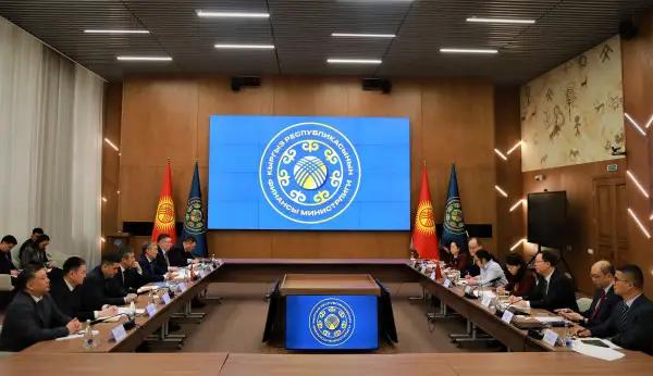 Кыргызстан и китайская провинция Шэньси обсуждают создание совместного инвестфонда