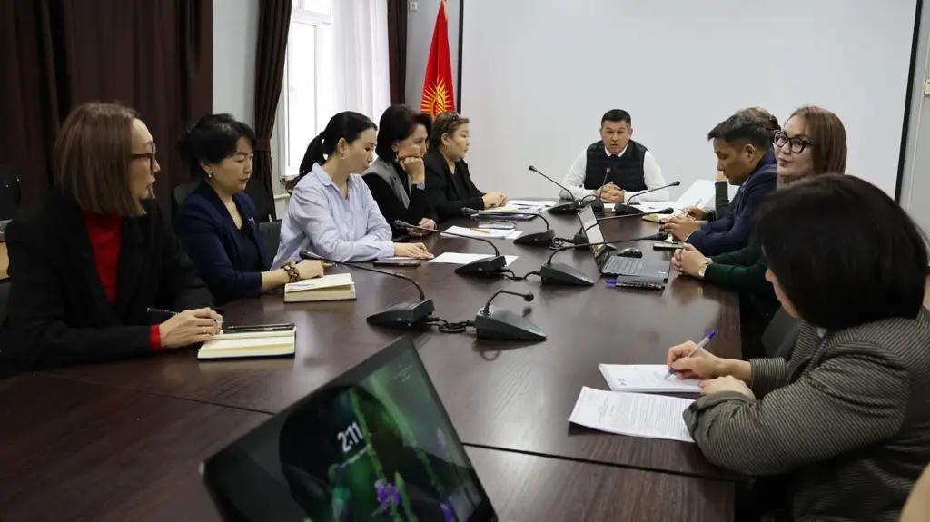 В Минтруда обсудили механизмы реализации нового пособия «Бала ырысы»