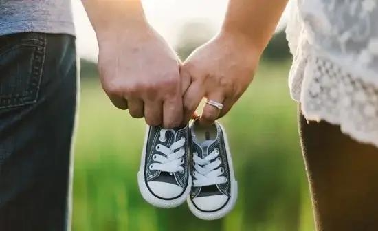 Кыргызстанда жаш ата-энелерди каржылык жана санариптик сабаттуулукка окутуу башталат