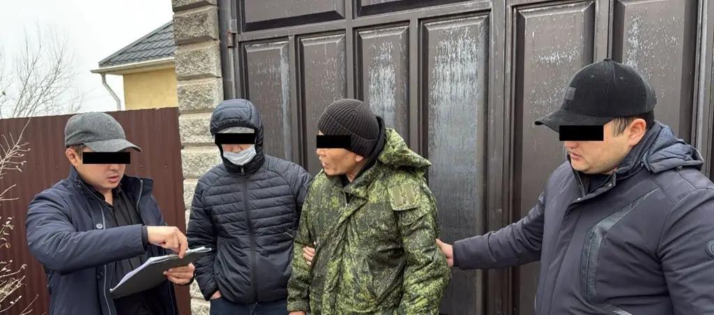 Задержан адвокат, подозреваемый в вымогательстве $25 тысяч