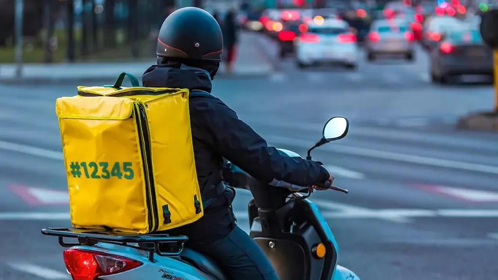 Новый закон о мопедах в Кыргызстане может лишить дохода более тысячи семей