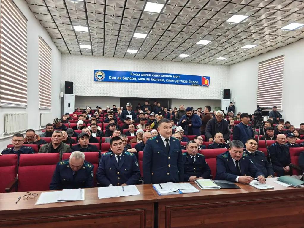 Глава налоговой службы ознакомился с работой территориальных органов в Баткенской области