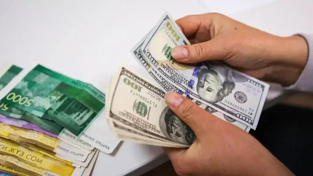 Жалал-Абадда акча алмаштыруу жайынын лицензиясы убактылуу токтотулду