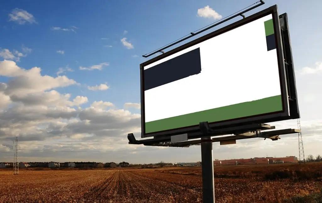 Мэрия Бишкека выставила на аукцион 97 участков под LED-экран