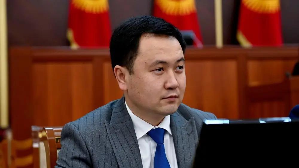Мамадалиев акыркы жылдары саламаттыкты сактоо тармагына өзгөчө көңүл бурулуп жатканын айтты