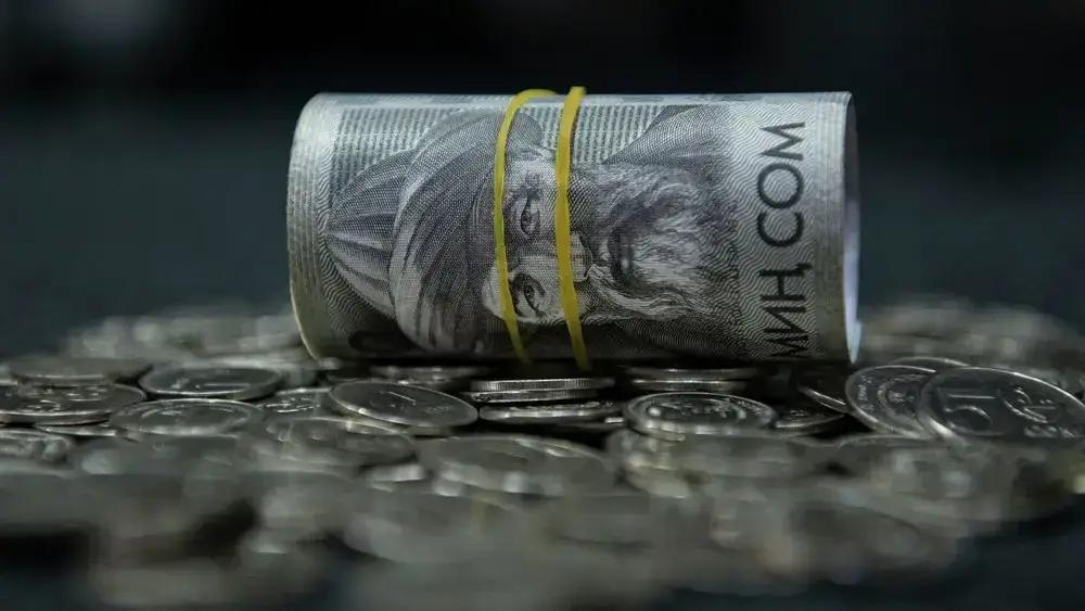 Внутренний долг Кыргызстана вырос почти на 3 млрд сомов за десять дней