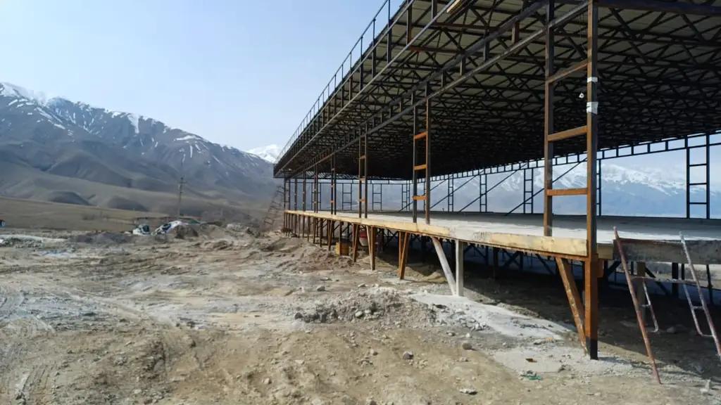 На трассе Бишкек—Ош выявили незаконное строительство