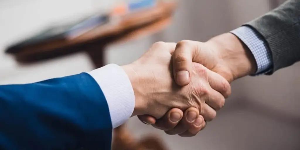 Госфинхолдинг станет акционером лизинговой госкомпании и Фонда предпринимательства