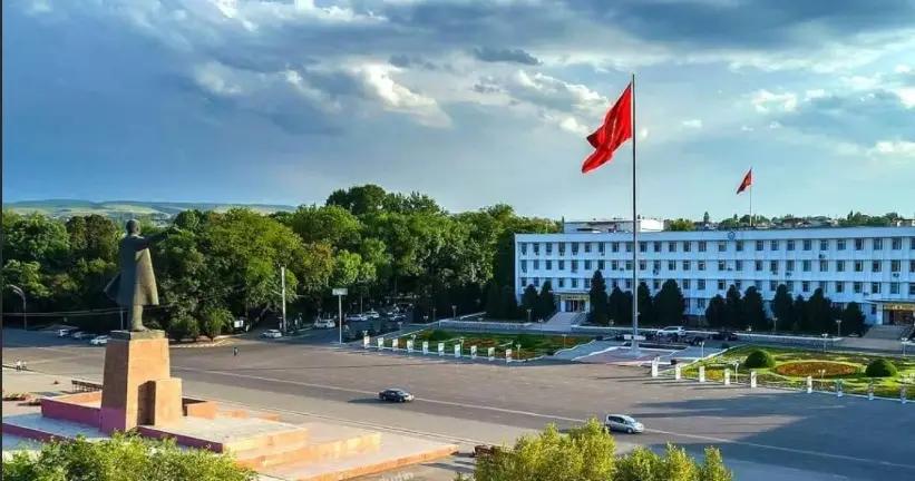 Итальянские деревья и цветы посадят на центральной площади Оша