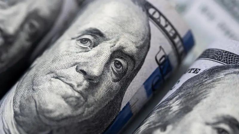 Доллар держался на уровне 87.45 сома несколько дней подряд