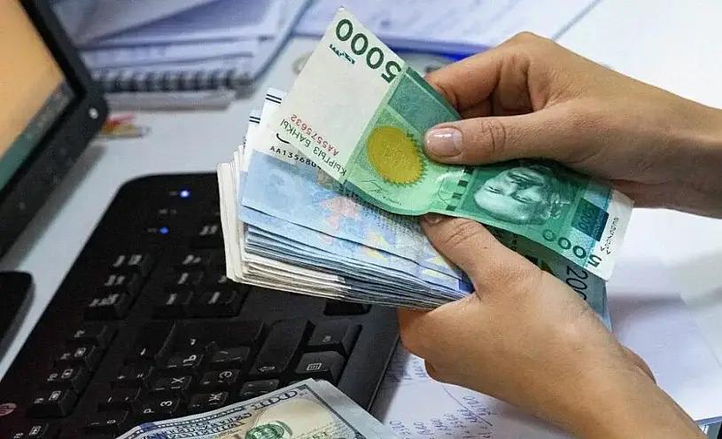 Өлкөдө орточо айлык акы 45 миң 797 сомду түздү