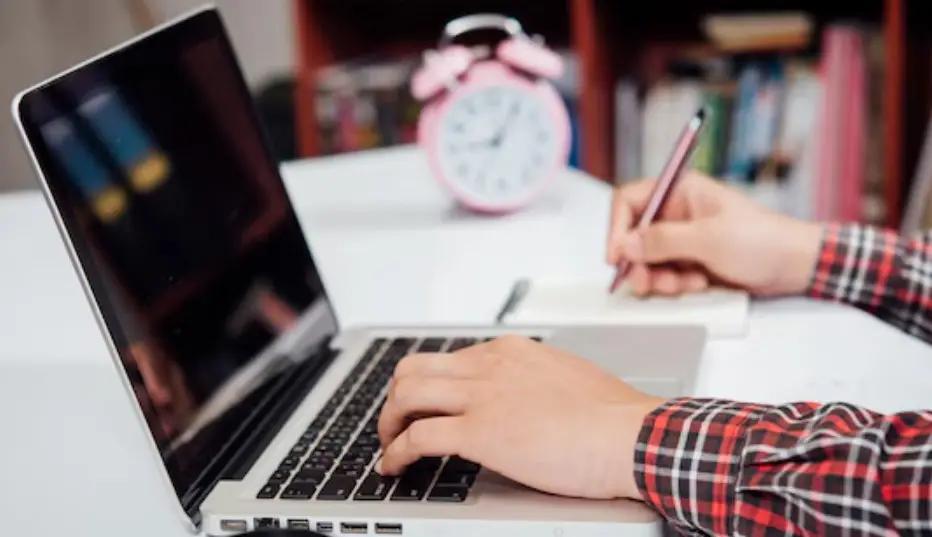 Кабмин утвердил реестр актуариев и страховых брокеров и ввел обязательные сборы