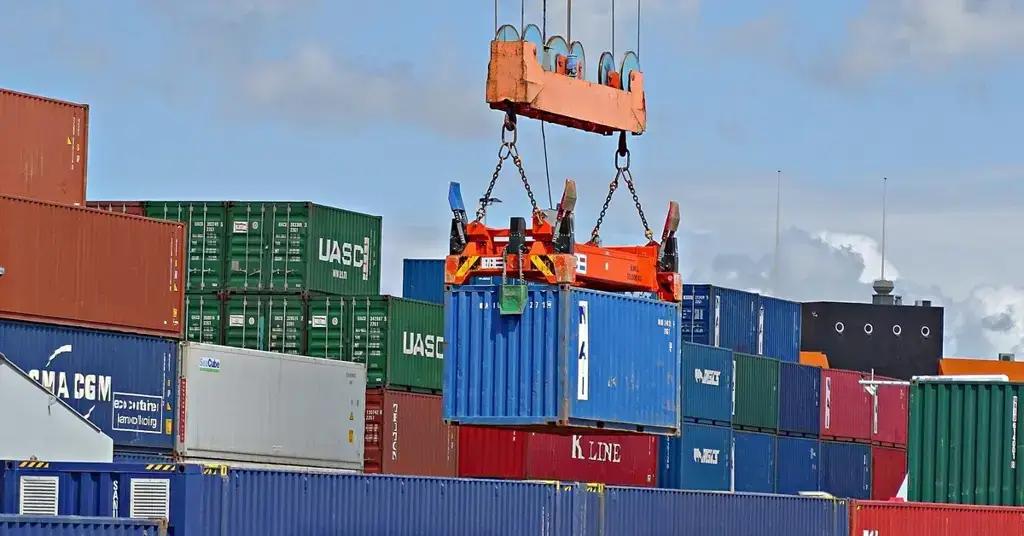 С начала года в Кыргызстане вырос грузооборот