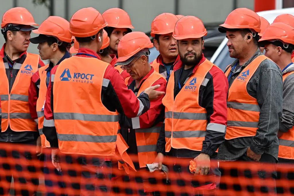 Россиядагы кыргызстандыктарга 121 млн рублдан ашык эмгек акыны кайтарып алууга жардам берилди