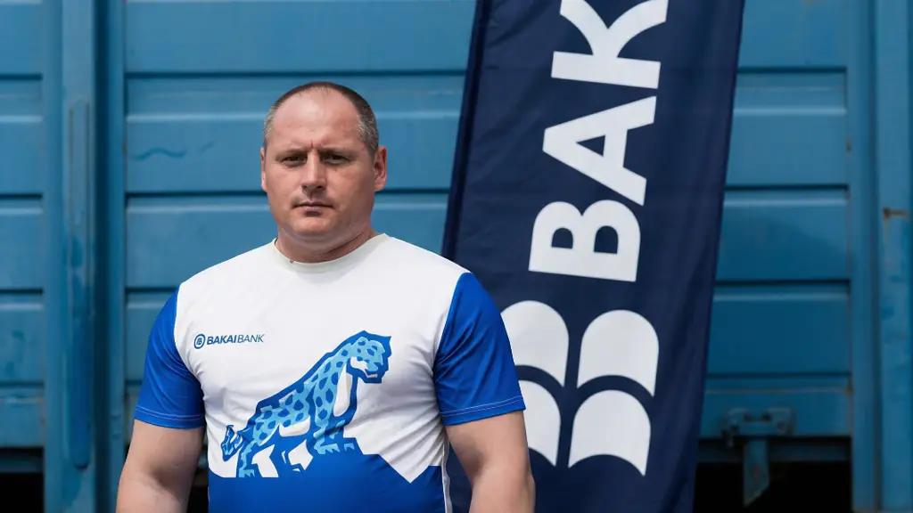 Сотрудник BAKAI установил рекорд: почти 190 тонн силы и характера — повод для гордости банка