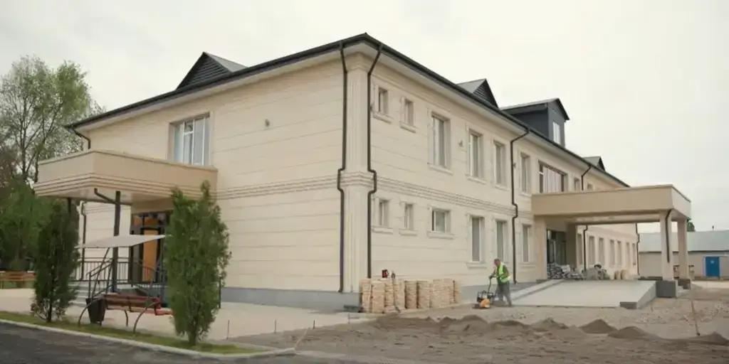 В селе Сакалды Джалал-Абадской области построили новую больницу за 79 млн сомов