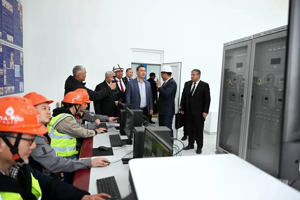 Садыр Жапаров запустил малые ГЭС «Сокулук» и «Туюк» в Чуйской области