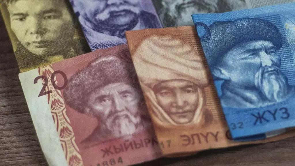 Курсы валют НБ КР на 21 апреля