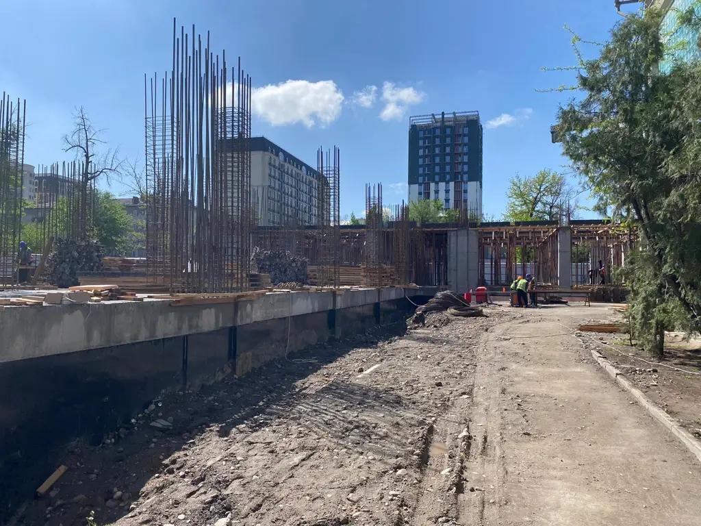 Рейды на стройках Бишкека выявили нарушения охраны труда