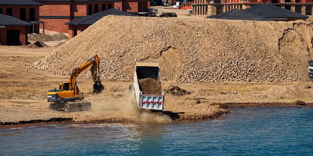 Засыпают Иссык-Куль. Зачем?