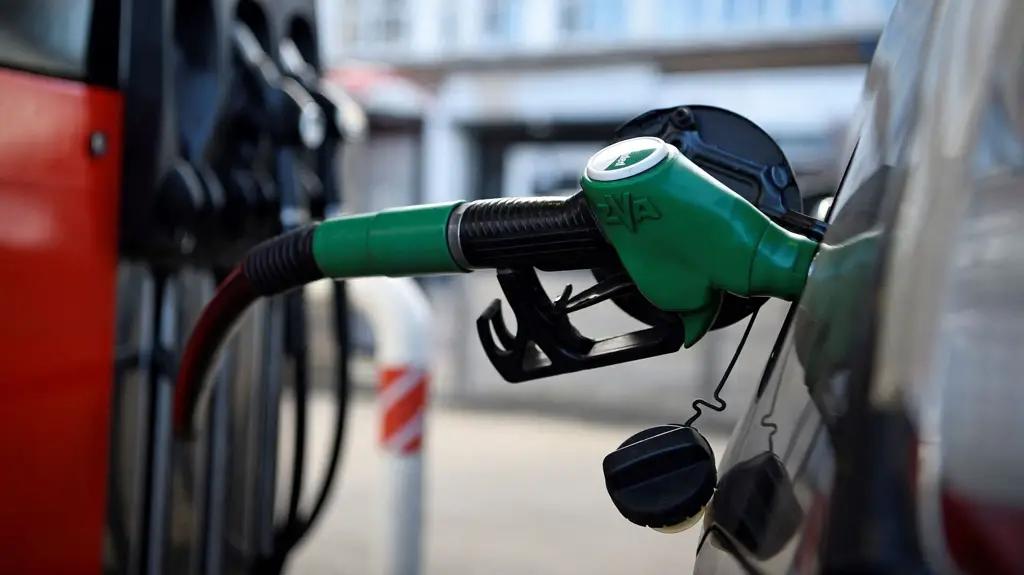 Кыргызстанда күйүүчү майдын орточо баасы канча сомдон болуп жатат?