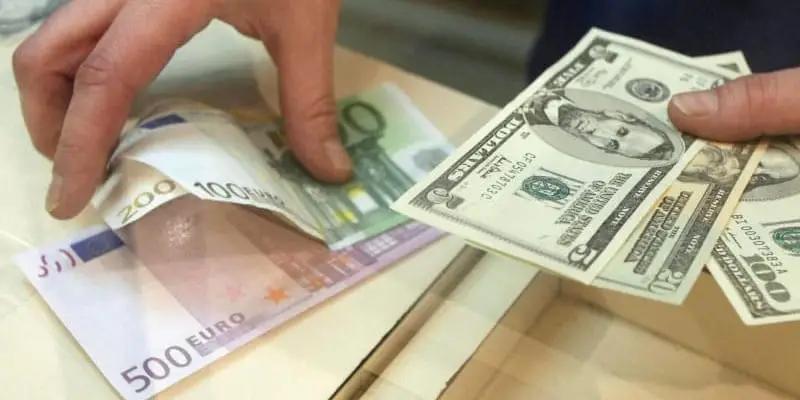 Бишкектеги эки акча алмаштыруучу жайга 110 миң сом айып салынды