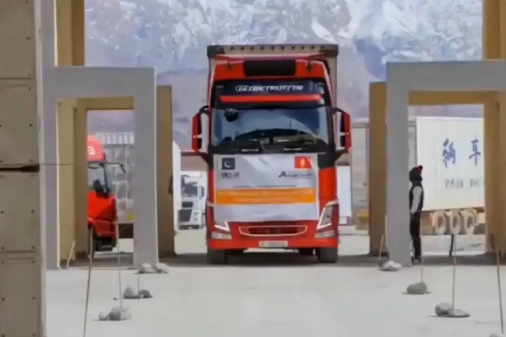 Запущен пилотный маршрут Кыргызстан — Китай — Пакистан до порта Карачи