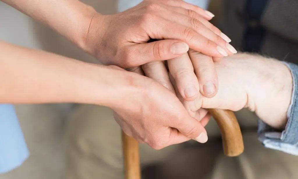 Более 3.4 тысячи соцработников получили повышение зарплат