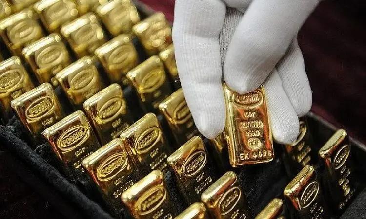 Улуттук банктын алтынынын унциясы 4.4 миң сомго арзандады