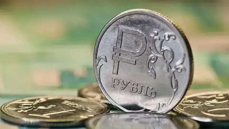 Рубль обновил максимум последних лет. Курсы валют НБ КР на 14 мая