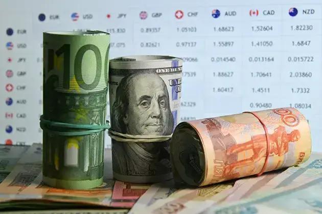 Евро и рубль выросли, доллар без изменений. Курсы валют НБ КР
