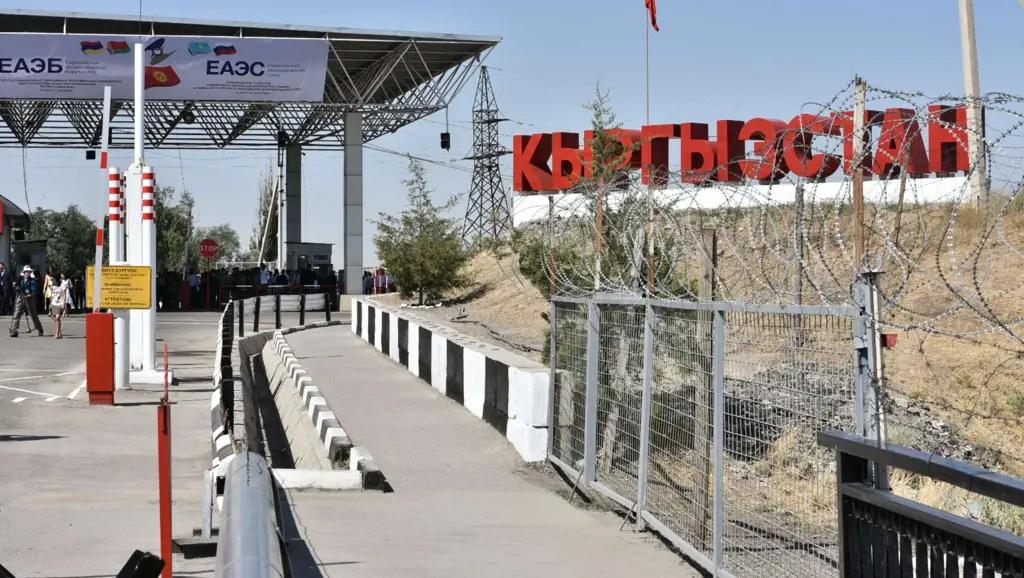 The border with Uzbekistan in Batken has switched to 24-hour operation