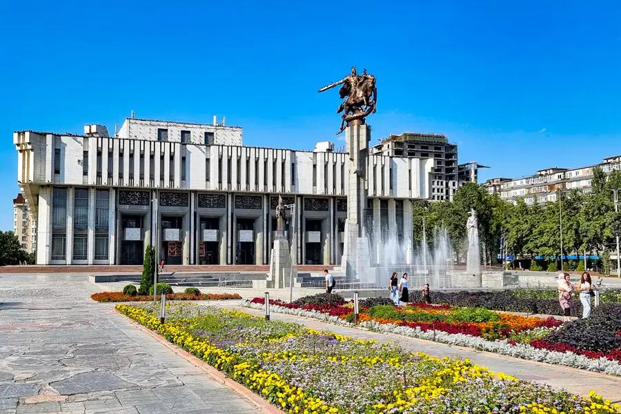 Ремонт фонтанов у филармонии в Бишкеке обойдется почти в 255 млн сомов