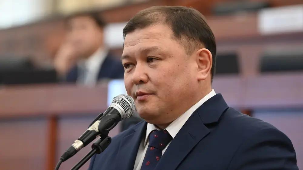 Жумабеков: Инфляцияга жараша айлык көтөрүлүп турсун деген мыйзам кабыл алуу керек