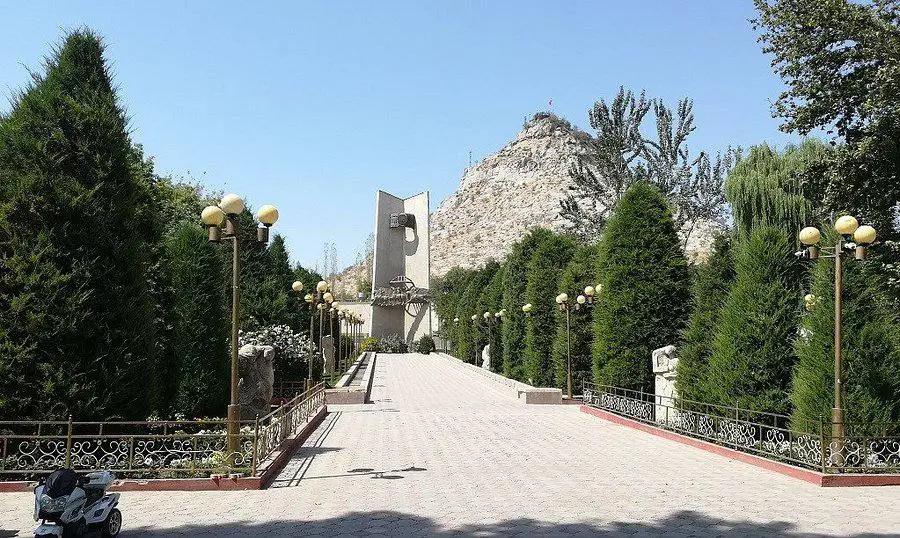 Ош:Алымбек-Датка эс алуу жайында музыкалык оргума курулат