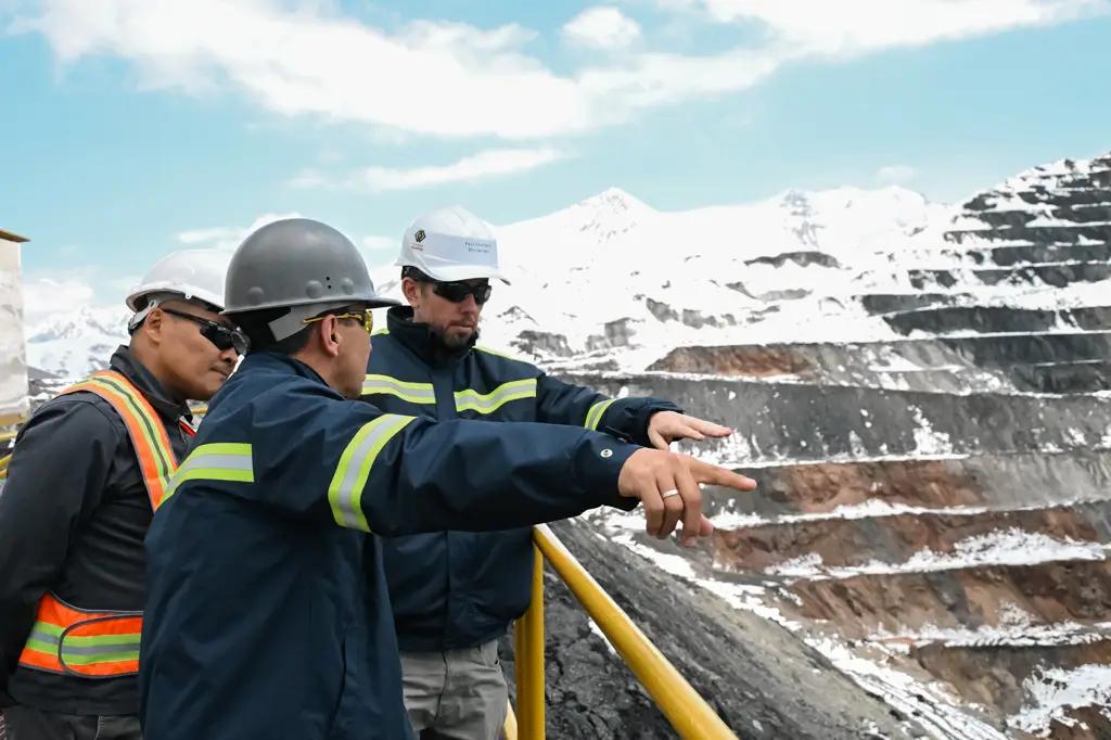 British Ambassador visits Kumtor and assesses the mine’s operations