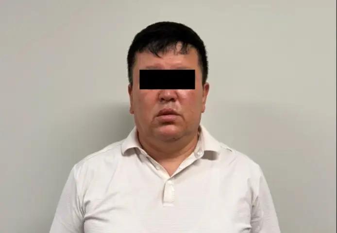 Обещали решить земельный вопрос за $1.2 млн через «связи»: ГКНБ задержал двух человек