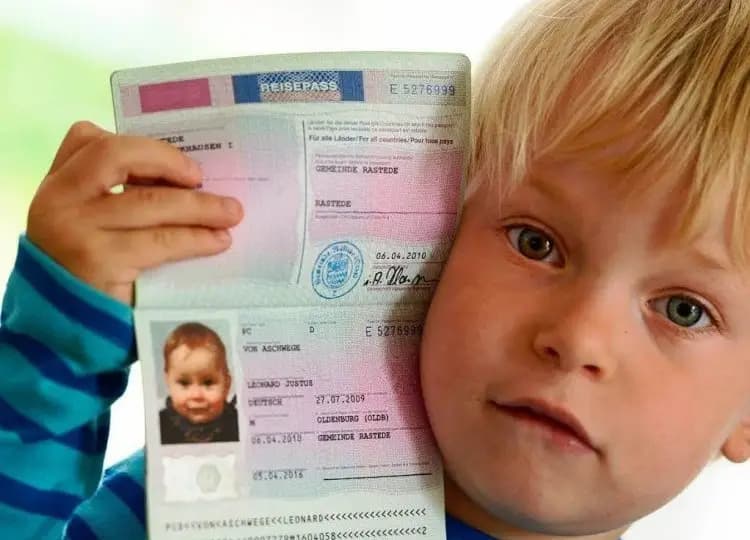 The Ministry of Labour has explained how to apply for the ‘Bala Yrysy’ allowance for a child born abroad