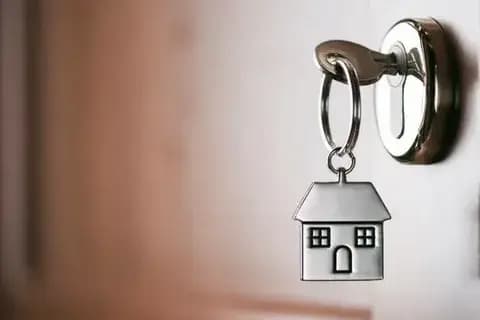 В Бишкеке спустя почти 10 лет ввели в эксплуатацию проблемный жилой дом
