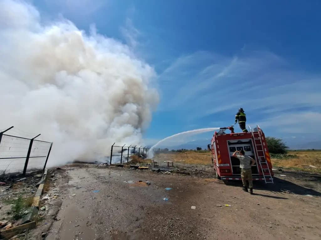 Мэрию Канта оштрафовали на 51 тысячу сомов из-за пожара на полигоне ТБО