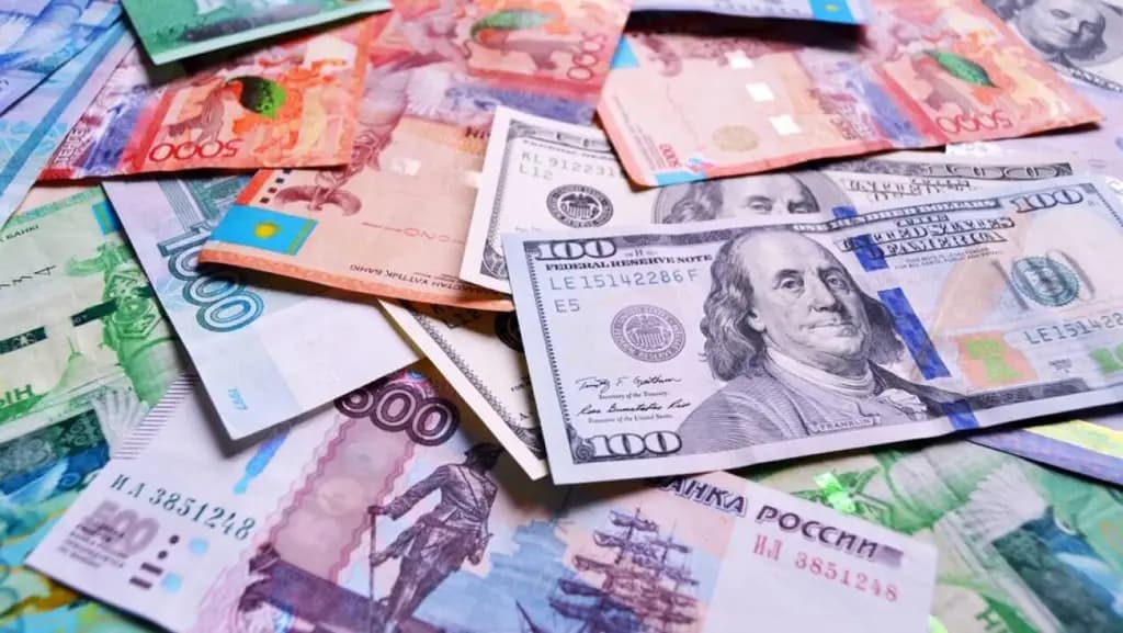 Тенге укрепился на 0.54%, евро и рубль подешевели: курсы валют НБ КР на 18 июля