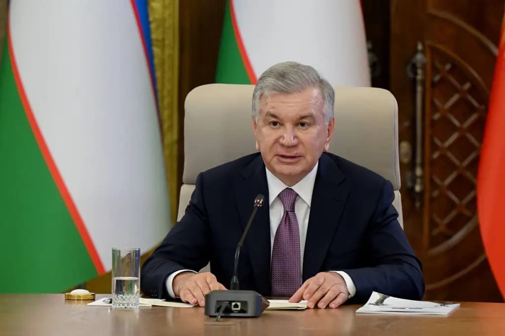 Мирзиеев “Кытай – Кыргызстан – Өзбекстан” темир жолун “кылым курулушу” деп атады