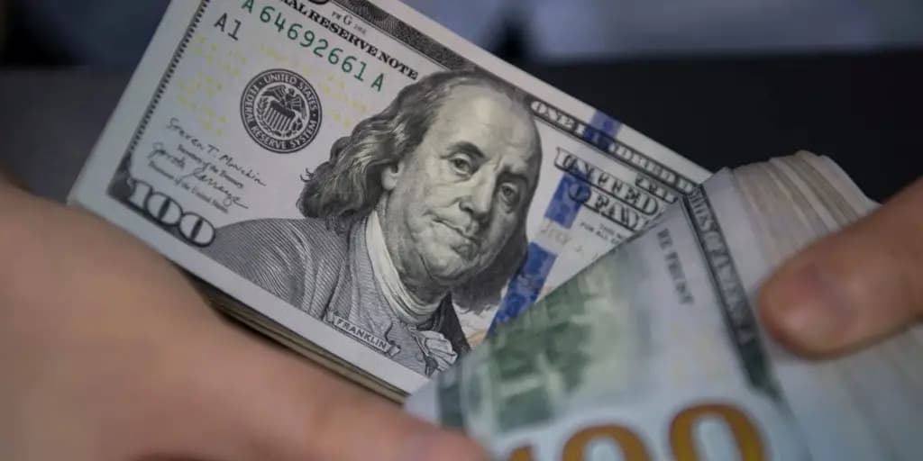В июле объем валютных торгов на межбанке достиг $446 млн — почти половину суммы обеспечил НБ КР