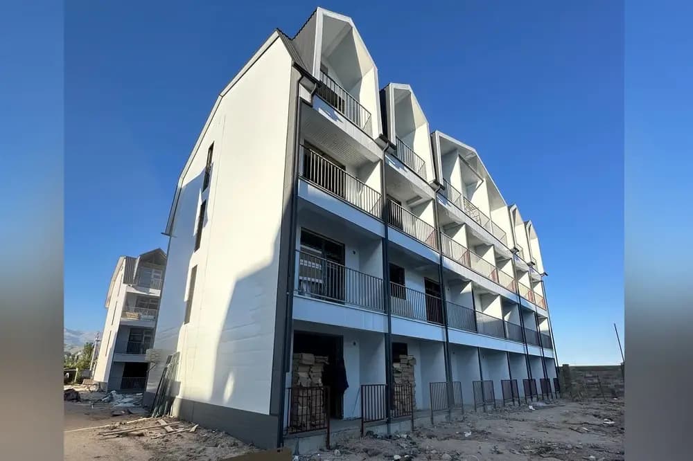 Ысык-Көлдөгү Family Resort эс алуу жайына мыйзамсыз курулуш үчүн 200 миң сом айып салынды